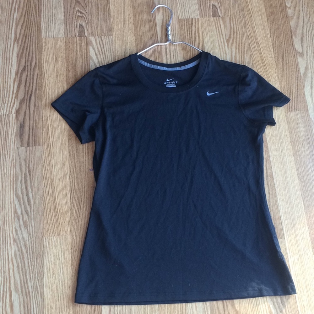 Women's Nike Dri-fit T-shirt, size M